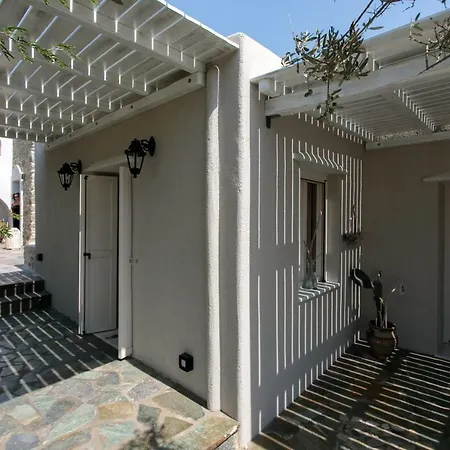 Willa Peratsi Country House *