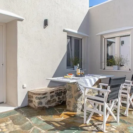 Peratsi Country House Vila *